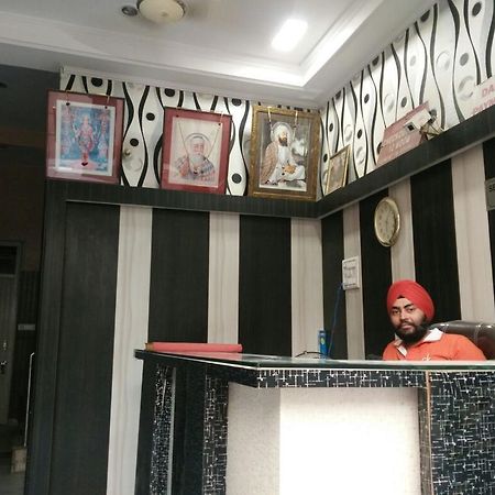 Hotel Silver Palace Delhi  Exterior foto